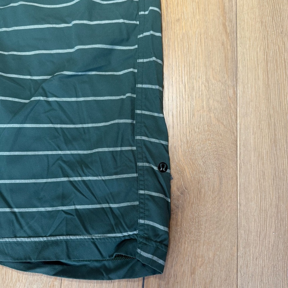 Lululemon ABC commission Golf Performance Shorts. casual chino flat front. 36 - Picture 2 of 6